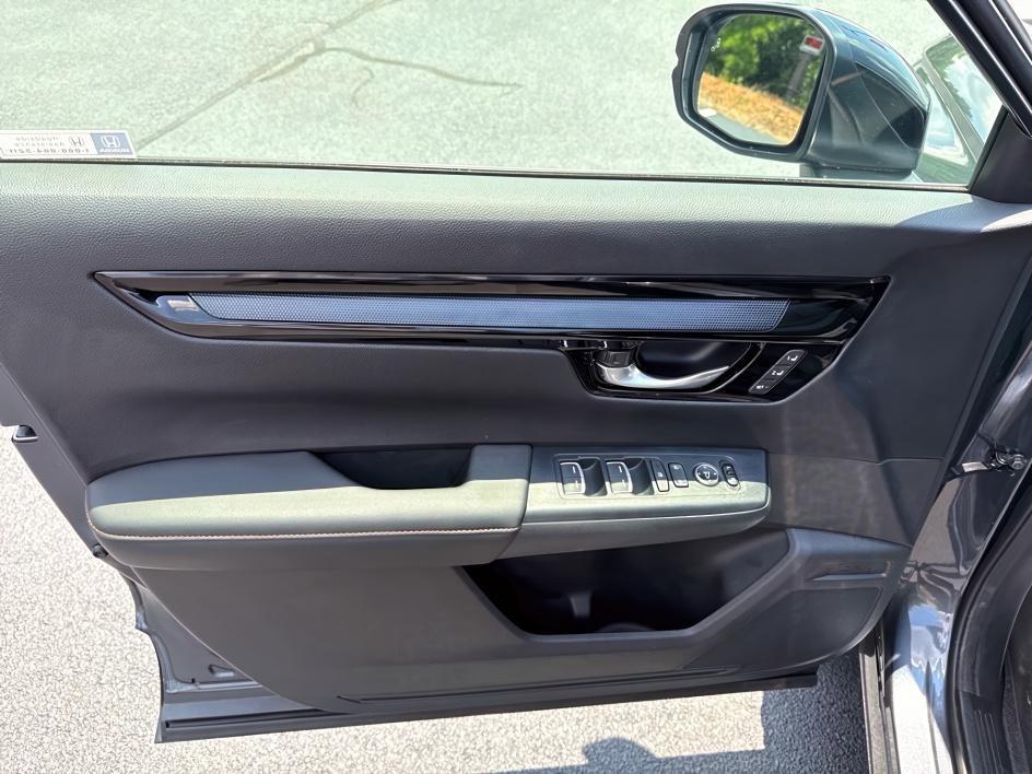 used 2024 Honda CR-V Hybrid car, priced at $37,850