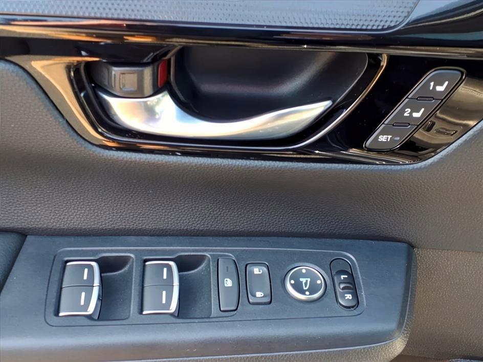 used 2025 Honda CR-V car, priced at $33,340