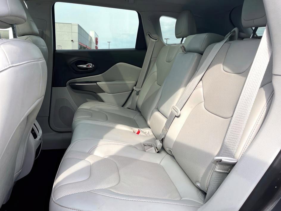 used 2022 Jeep Cherokee car, priced at $23,607