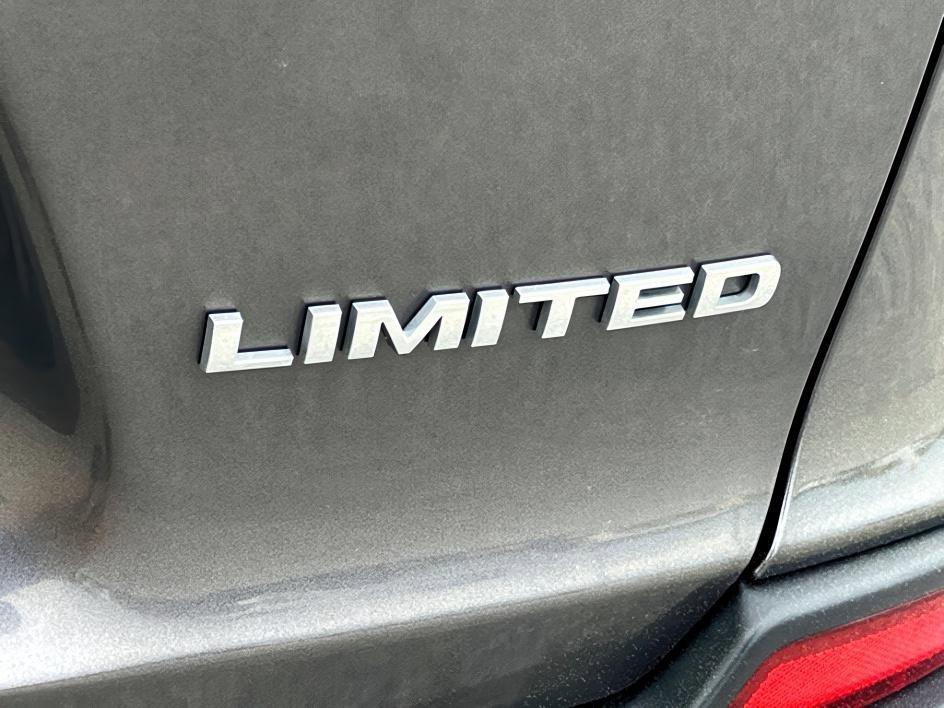 used 2022 Jeep Cherokee car, priced at $23,607