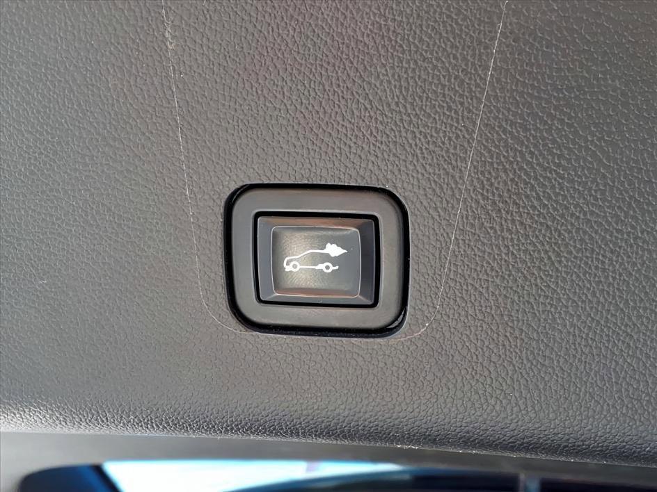 used 2021 Chevrolet Traverse car, priced at $19,637