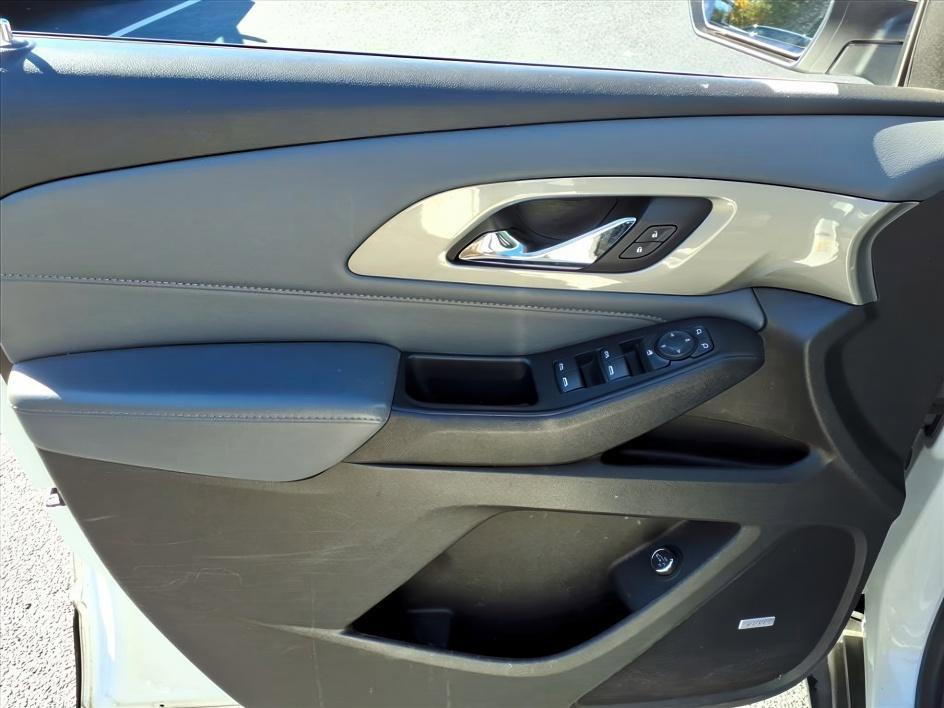 used 2021 Chevrolet Traverse car, priced at $19,637