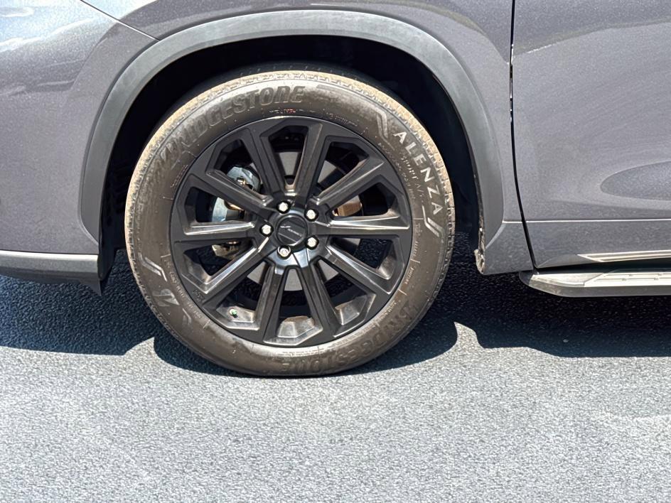 used 2022 Toyota Highlander car, priced at $33,650