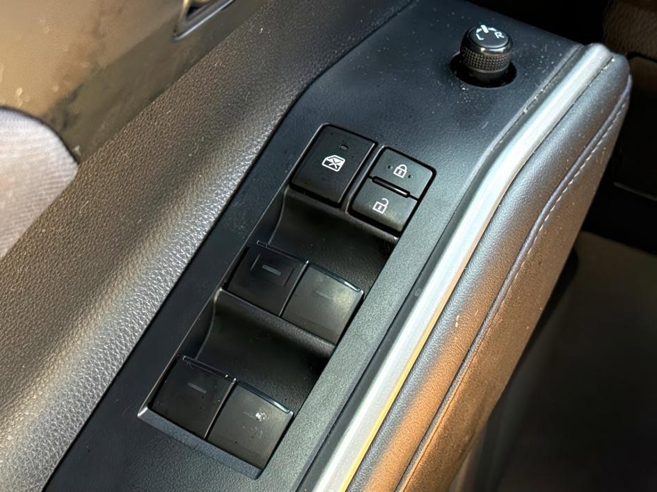 used 2022 Toyota Highlander car, priced at $33,650