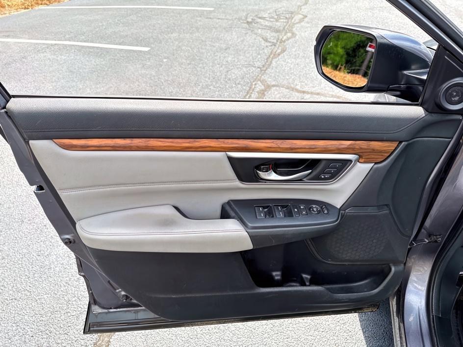 used 2021 Honda CR-V car, priced at $21,000