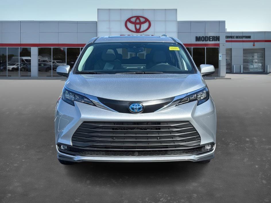 new 2025 Toyota Sienna car, priced at $45,292