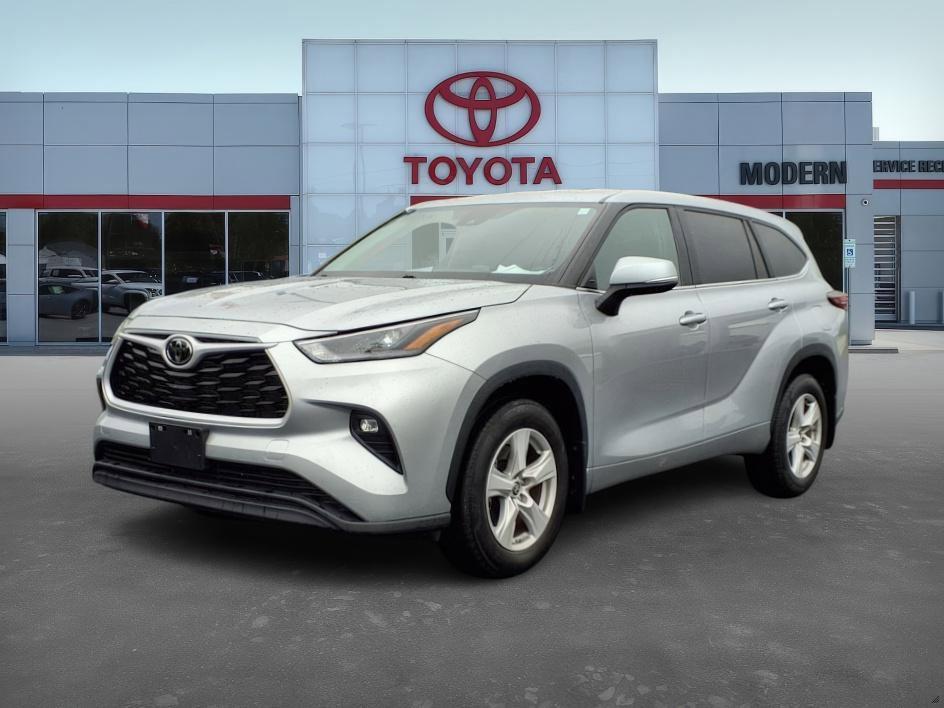 used 2024 Toyota Highlander car, priced at $40,903
