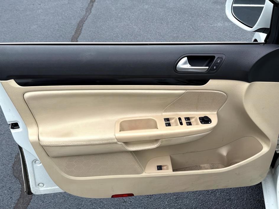 used 2014 Volkswagen Jetta SportWagen car, priced at $10,950