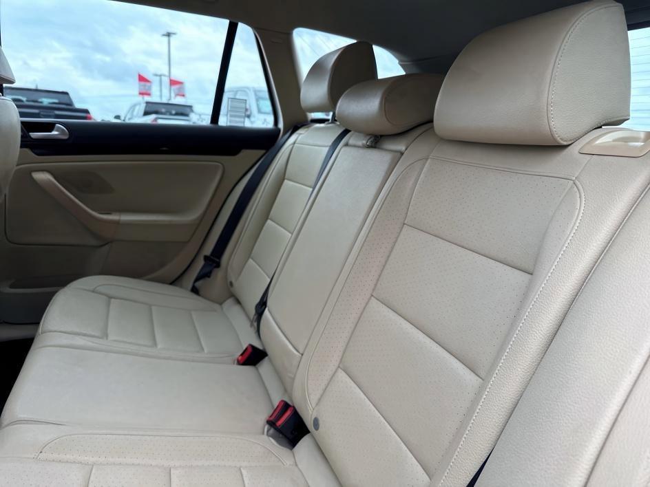 used 2014 Volkswagen Jetta SportWagen car, priced at $10,950