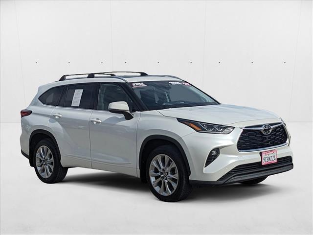 used 2022 Toyota Highlander car, priced at $35,953