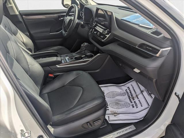 used 2022 Toyota Highlander car, priced at $35,953