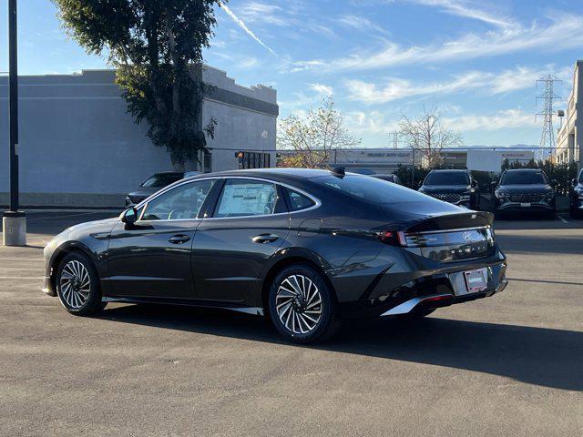 new 2025 Hyundai Sonata Hybrid car, priced at $32,760