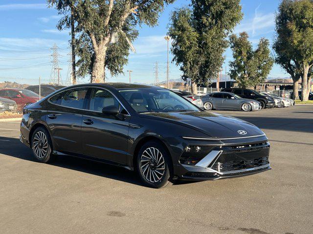 new 2025 Hyundai Sonata Hybrid car, priced at $32,760