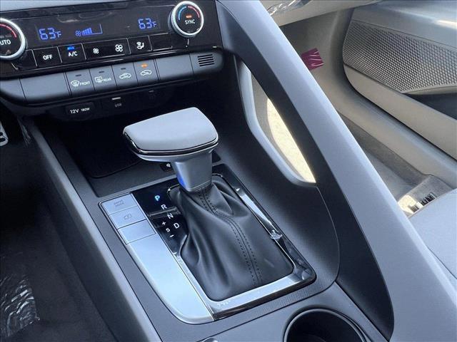 new 2025 Hyundai Elantra car, priced at $23,674