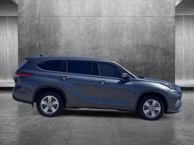 used 2020 Toyota Highlander car, priced at $27,462