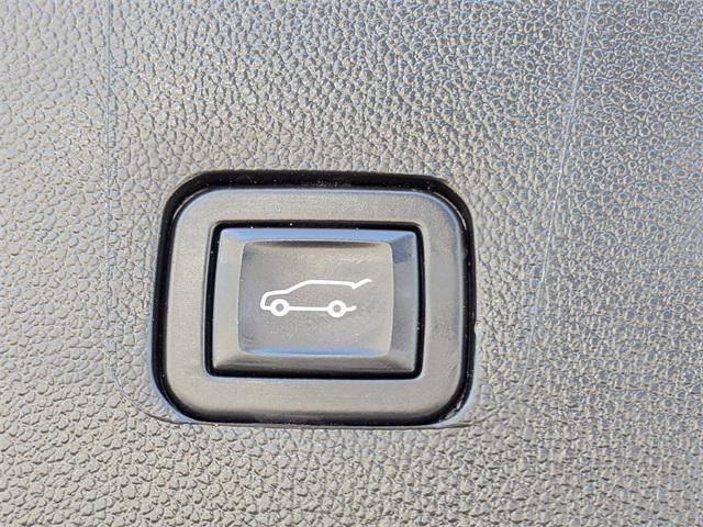 used 2023 Chevrolet Traverse car, priced at $24,810