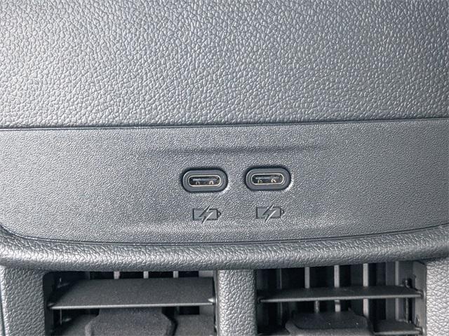 new 2026 Chevrolet Equinox car, priced at $33,430