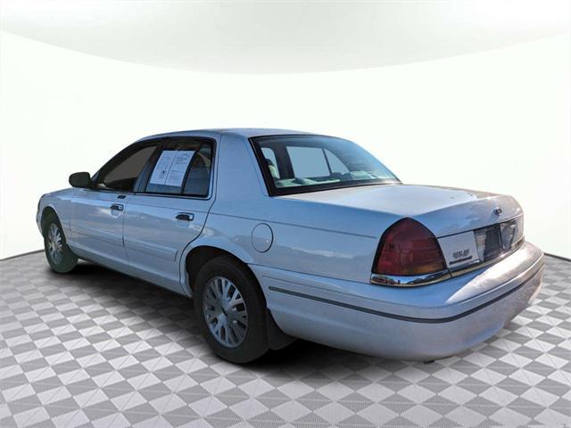 used 2003 Ford Crown Victoria car, priced at $3,885