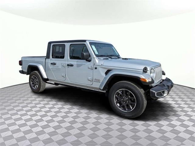 used 2023 Jeep Gladiator car, priced at $33,227
