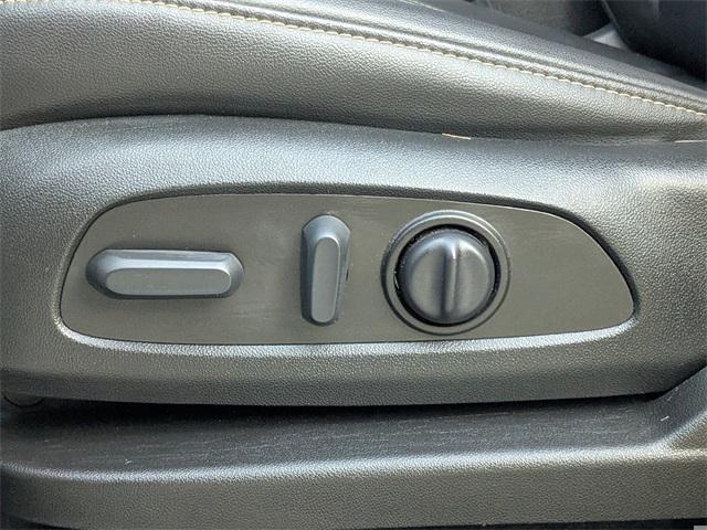 used 2023 Chevrolet Traverse car, priced at $26,589