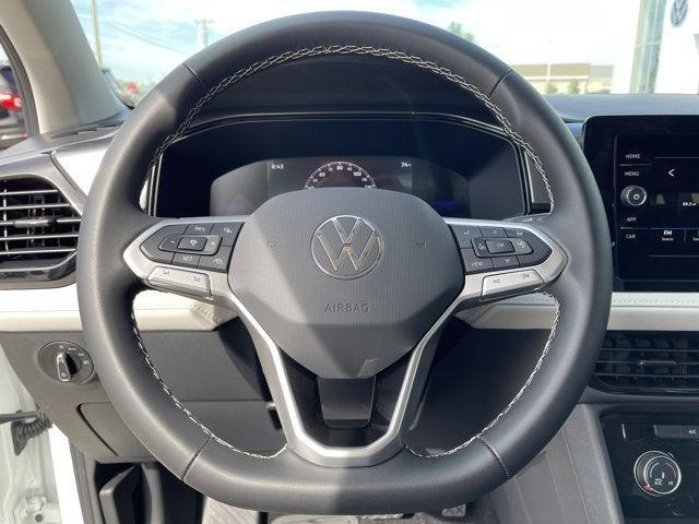 new 2025 Volkswagen Taos car