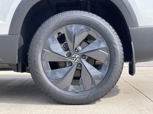 new 2025 Volkswagen Taos car