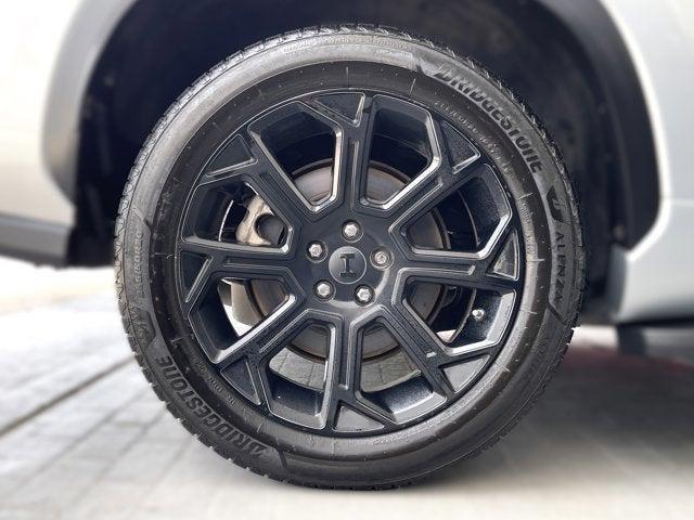 used 2022 Toyota Highlander car, priced at $27,888