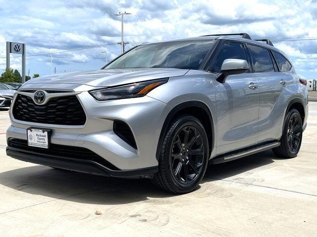 used 2022 Toyota Highlander car, priced at $27,888