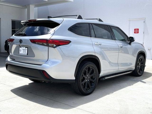 used 2022 Toyota Highlander car, priced at $27,888