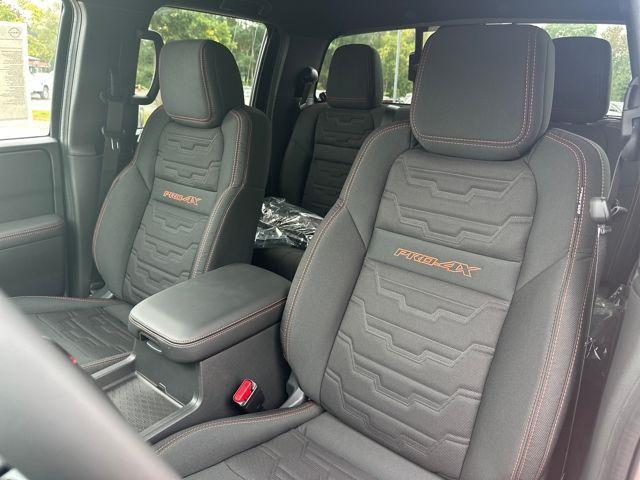 new 2025 Nissan Frontier car