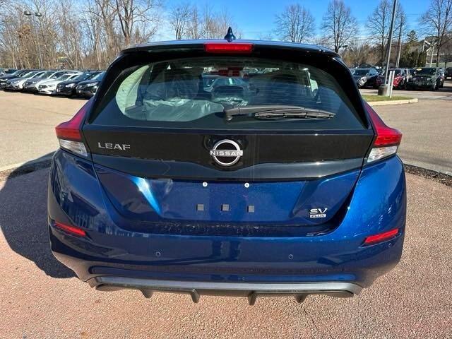 new 2025 Nissan Leaf car