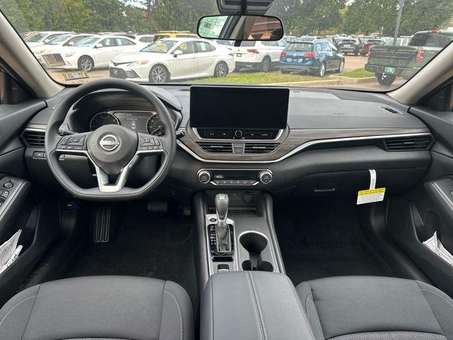 new 2025 Nissan Altima car