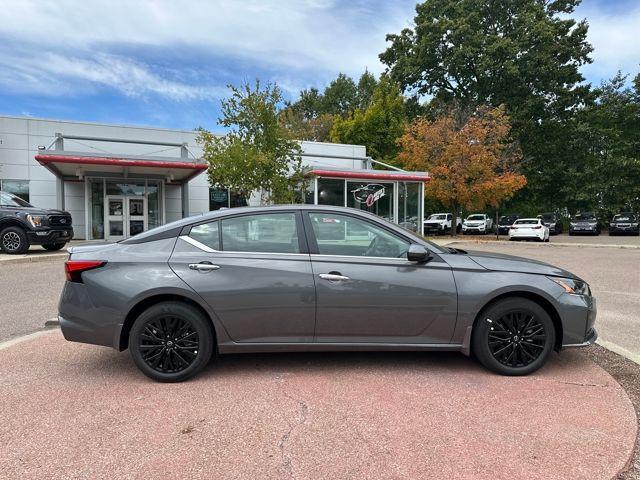 new 2025 Nissan Altima car