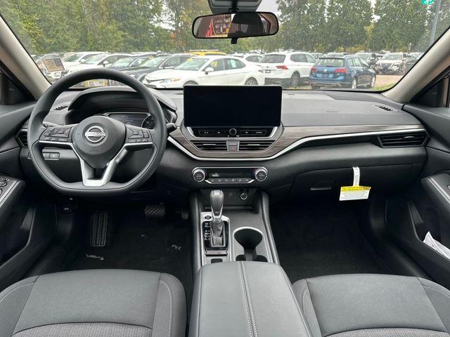 new 2025 Nissan Altima car