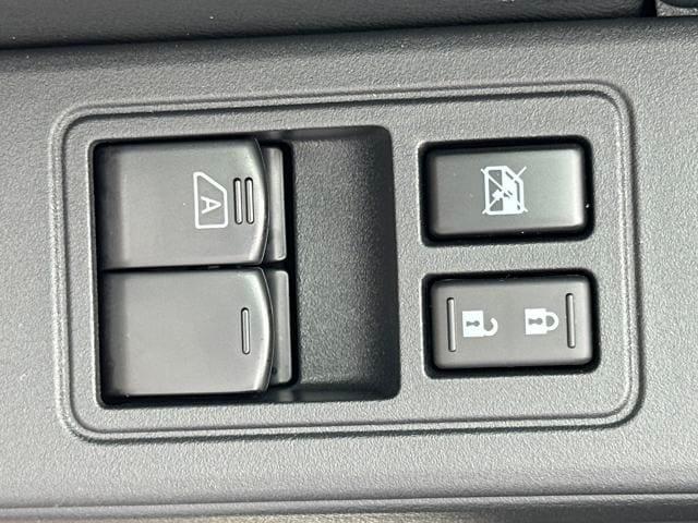 used 2025 Nissan Frontier car, priced at $32,998