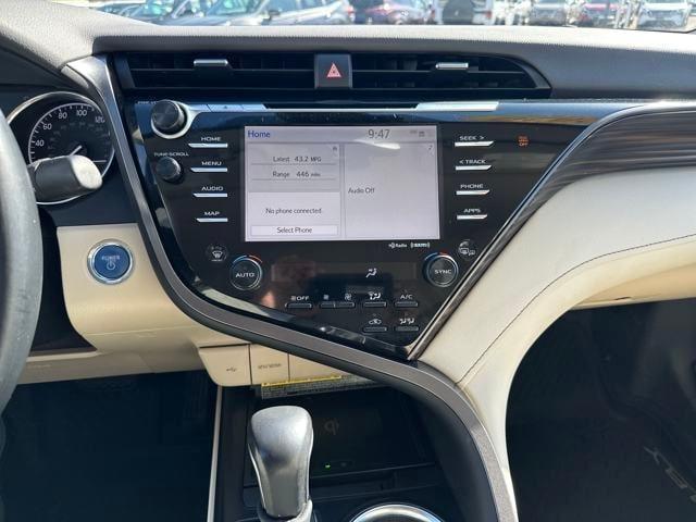 used 2020 Toyota Camry Hybrid car, priced at $18,998
