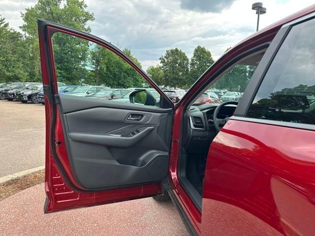 used 2025 Nissan Rogue car