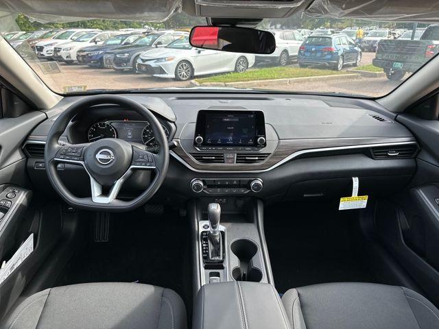 new 2025 Nissan Altima car