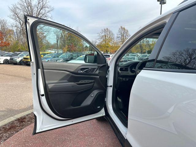 used 2023 GMC Acadia car, priced at $34,998