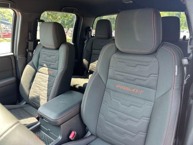 new 2025 Nissan Frontier car