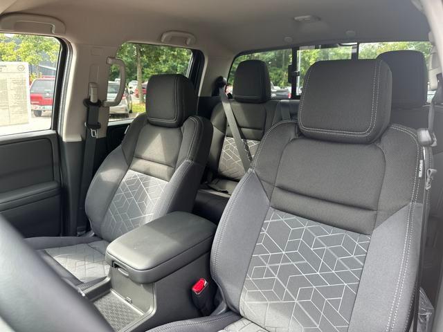 new 2025 Nissan Frontier car