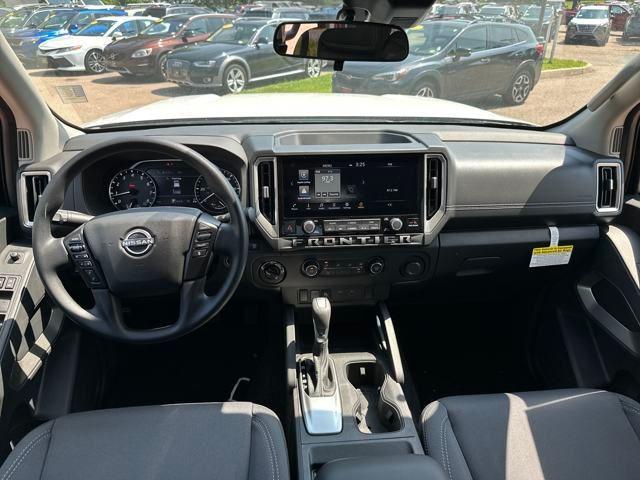 new 2025 Nissan Frontier car