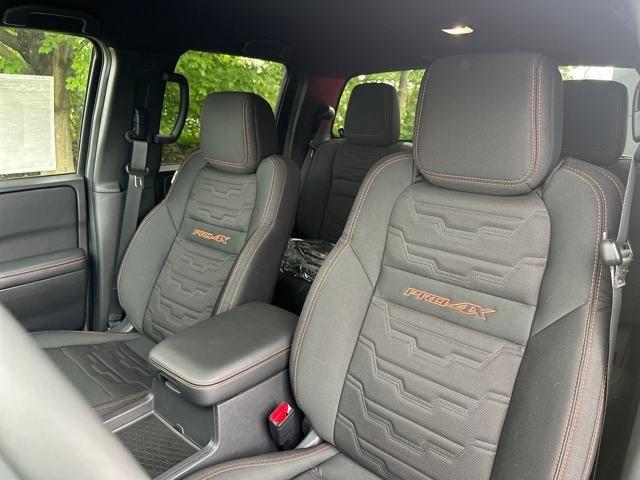 new 2025 Nissan Frontier car