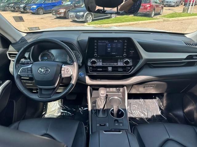 used 2022 Toyota Highlander Hybrid car, priced at $39,998