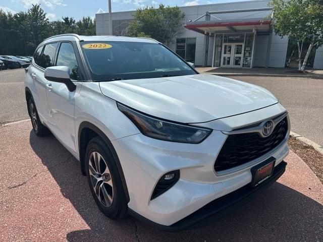 used 2022 Toyota Highlander Hybrid car, priced at $39,998