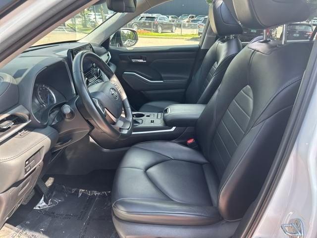 used 2022 Toyota Highlander Hybrid car, priced at $39,998