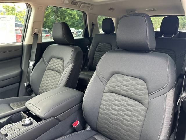 new 2025 Nissan Pathfinder car