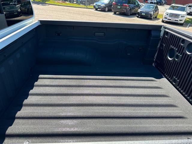 new 2025 Nissan Frontier car