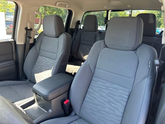 new 2025 Nissan Frontier car