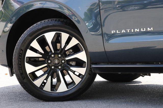 used 2025 Ford Expedition car, priced at $76,984